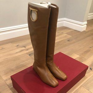 New in Box with Tags Salvatore Ferragamo 9.5 Boots